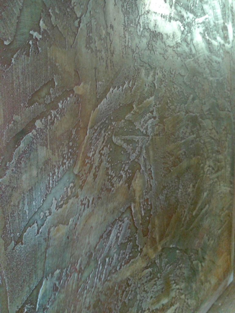 Marmorino Classico with copper wax and washes, for an aged, old-world look.