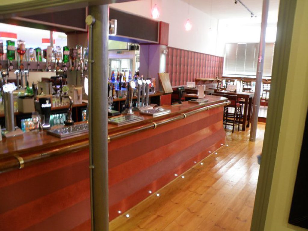 Intona Venetian plaster banded with Lucidatio