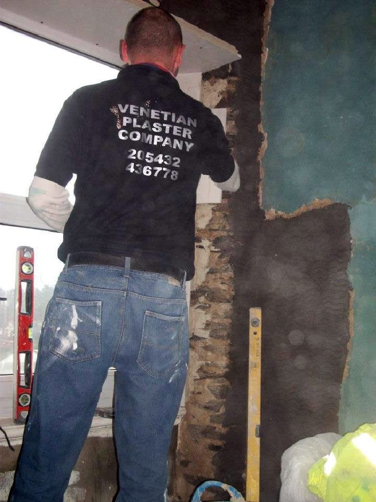 Sealing and levelling walls