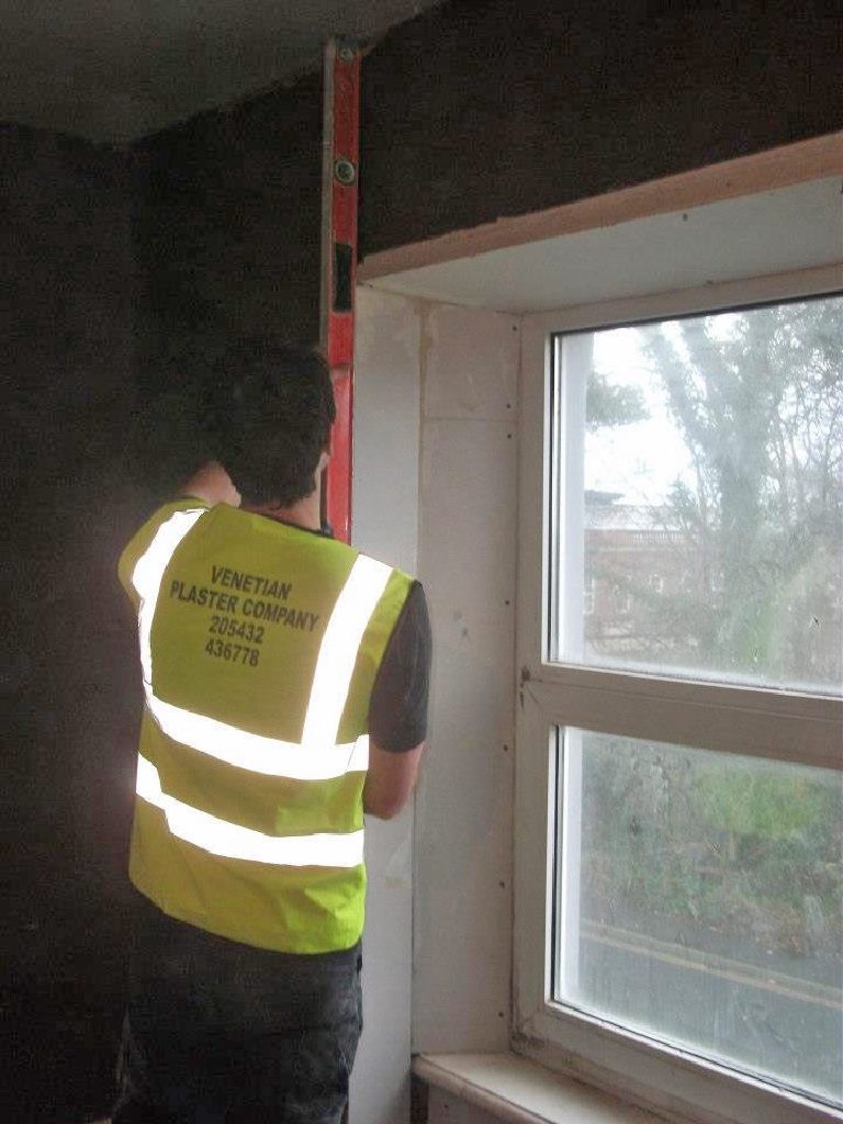 Levelling of window frames