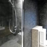The black Marmorino en-suite, finished