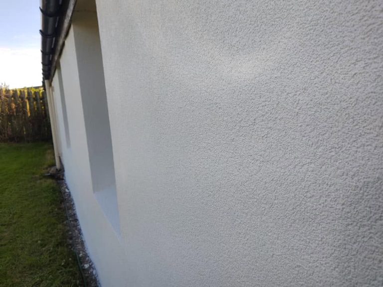 Close view of the fine textured silicone top coat under the gutter