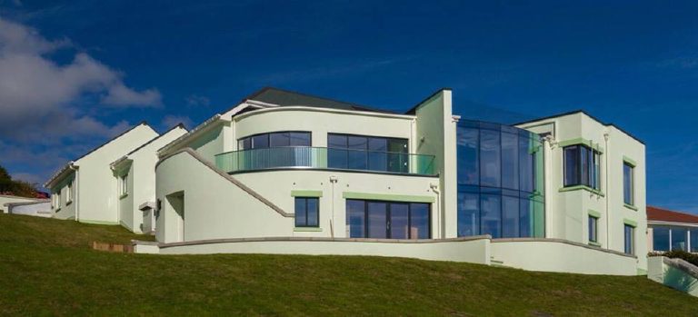 Render system with silicone finish