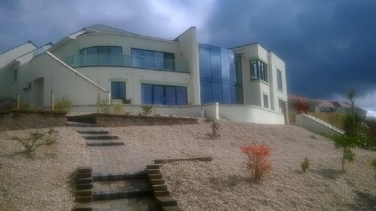 Render system with silicone finish