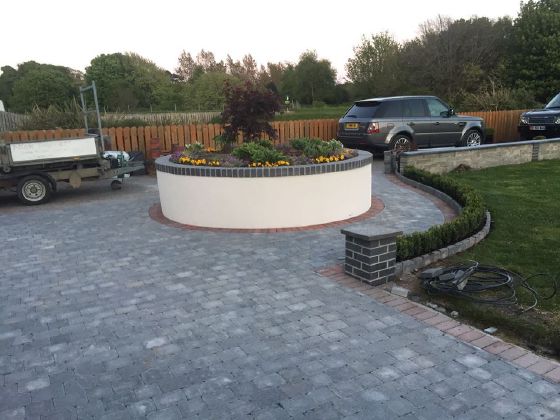 Monocouche and through-colour — Feature Garden Wall, Dalton