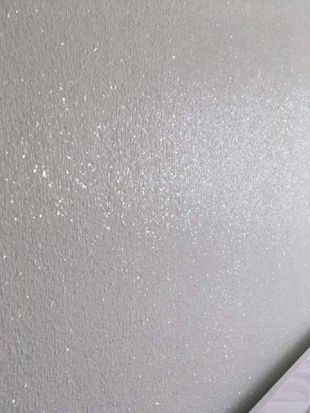 The white glitter finish up close
