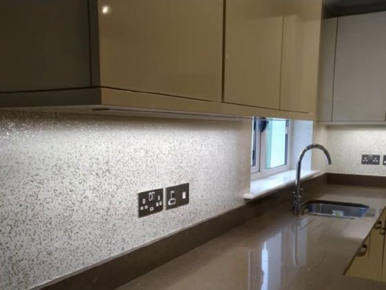 Kitchen unit refreshes — Ilumitextra Kitchen, Peel