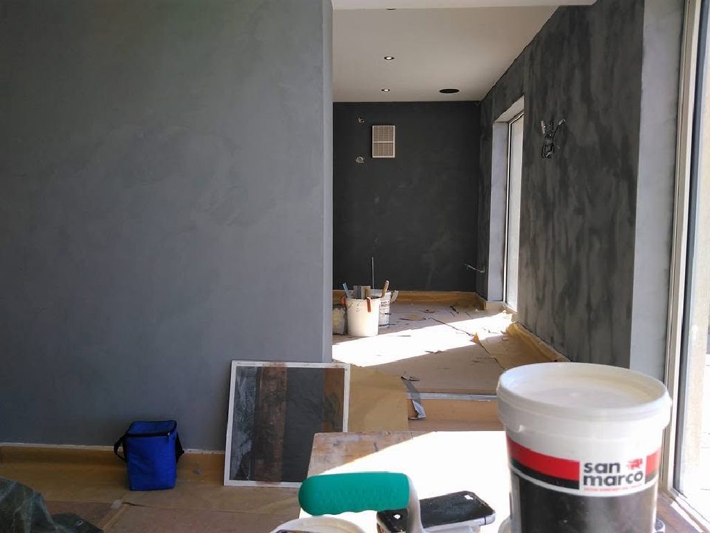 The two greys side by side — smooth Marmorino Classico and the textured sparkle wall