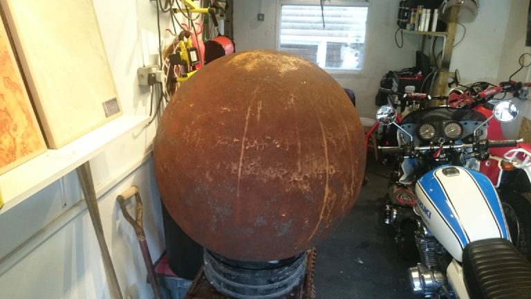 First oxide coats going on the sphere