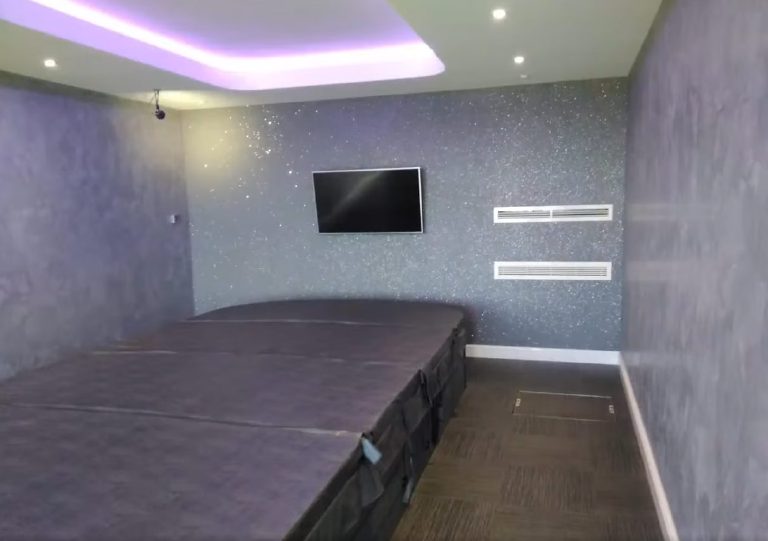 Plunge Pool Room